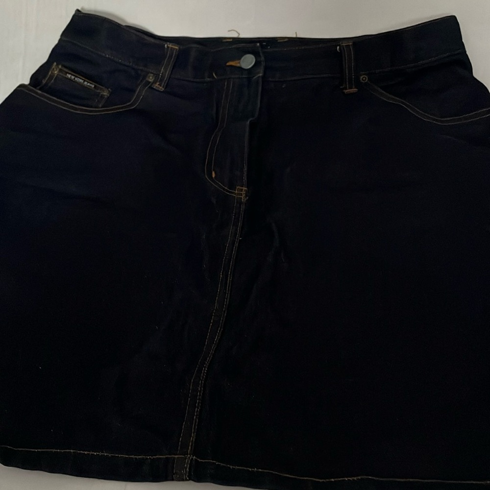 New York & Company size 14 dark denim jean skirt. LIKE NEW